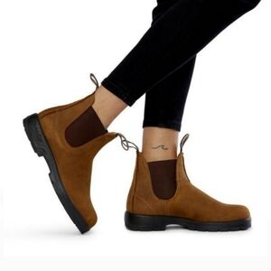 New Blundstone 562 Saddle Brown Leather Chelsea Boots